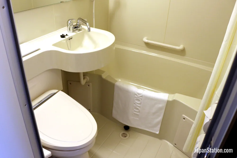 Bathroom in a guest room at Toyoko Inn Shin-Aomori-eki Higashi-guchi.
