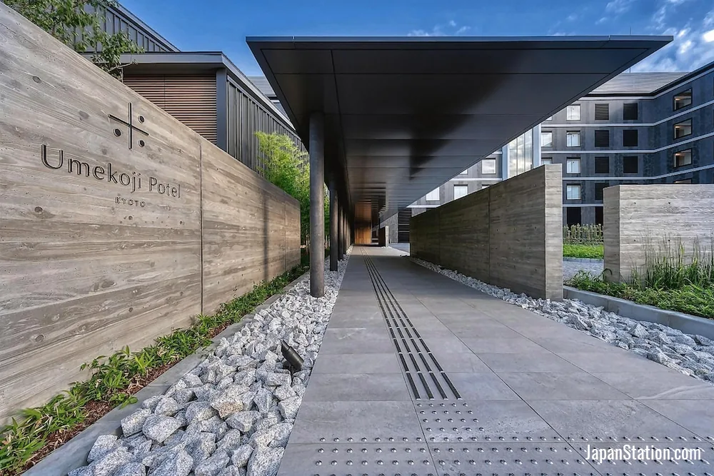 Entrance at Umekoji Potel KYOTO.