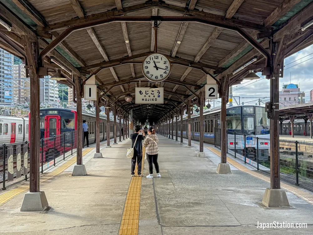 Platform at Mojiko Station.
