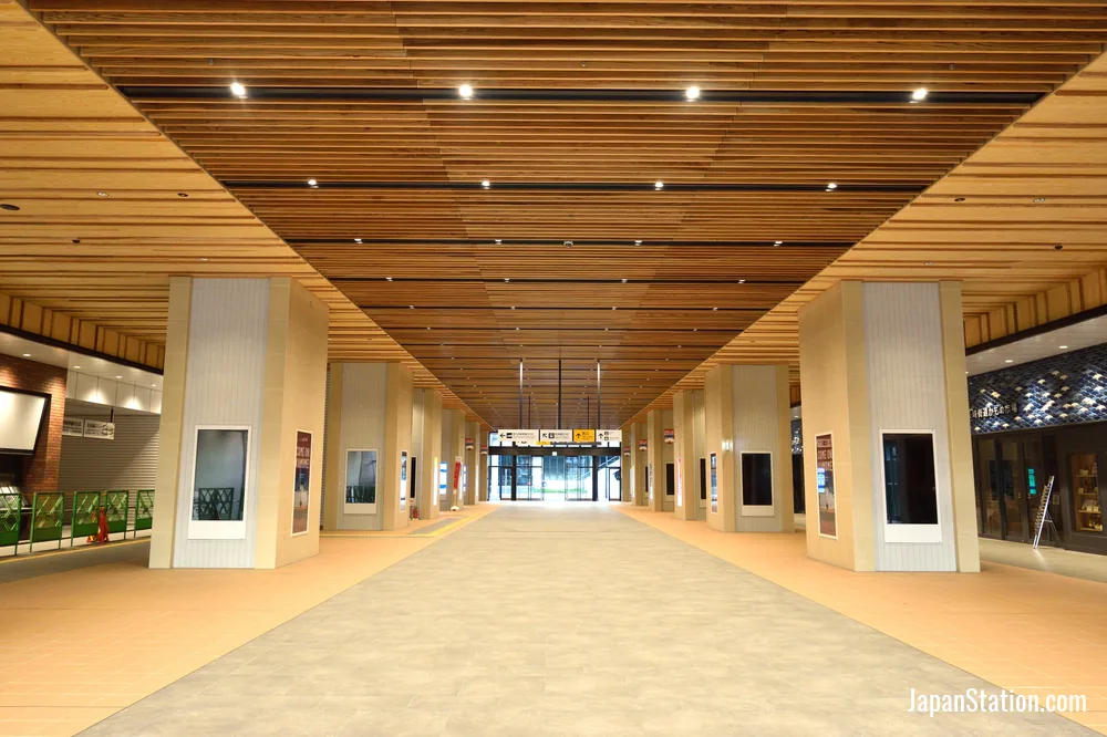 Interior concourse at Nagasaki Station.