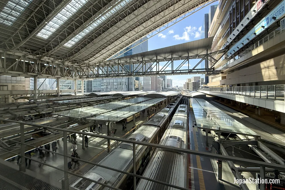 JR Osaka Station platforms.
